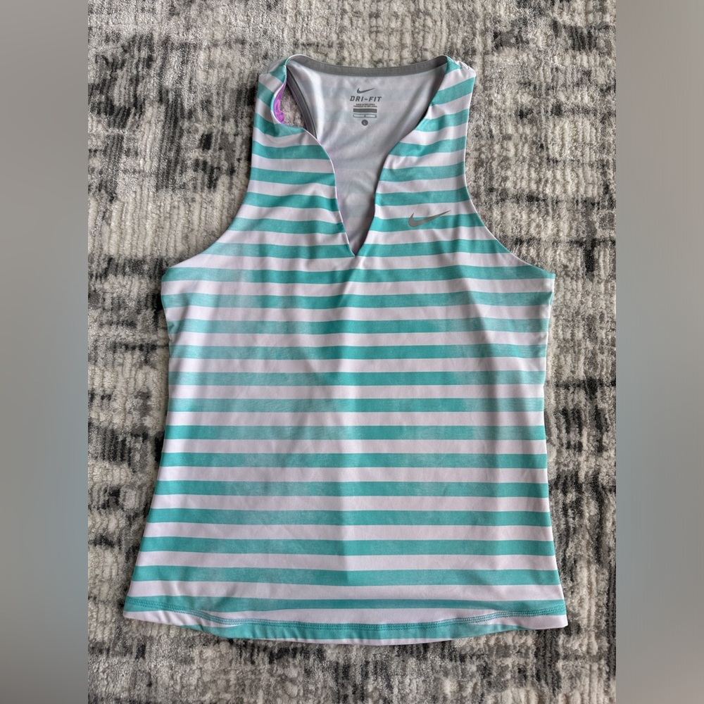 Nike Women's Tennis Shirt. Size Large.